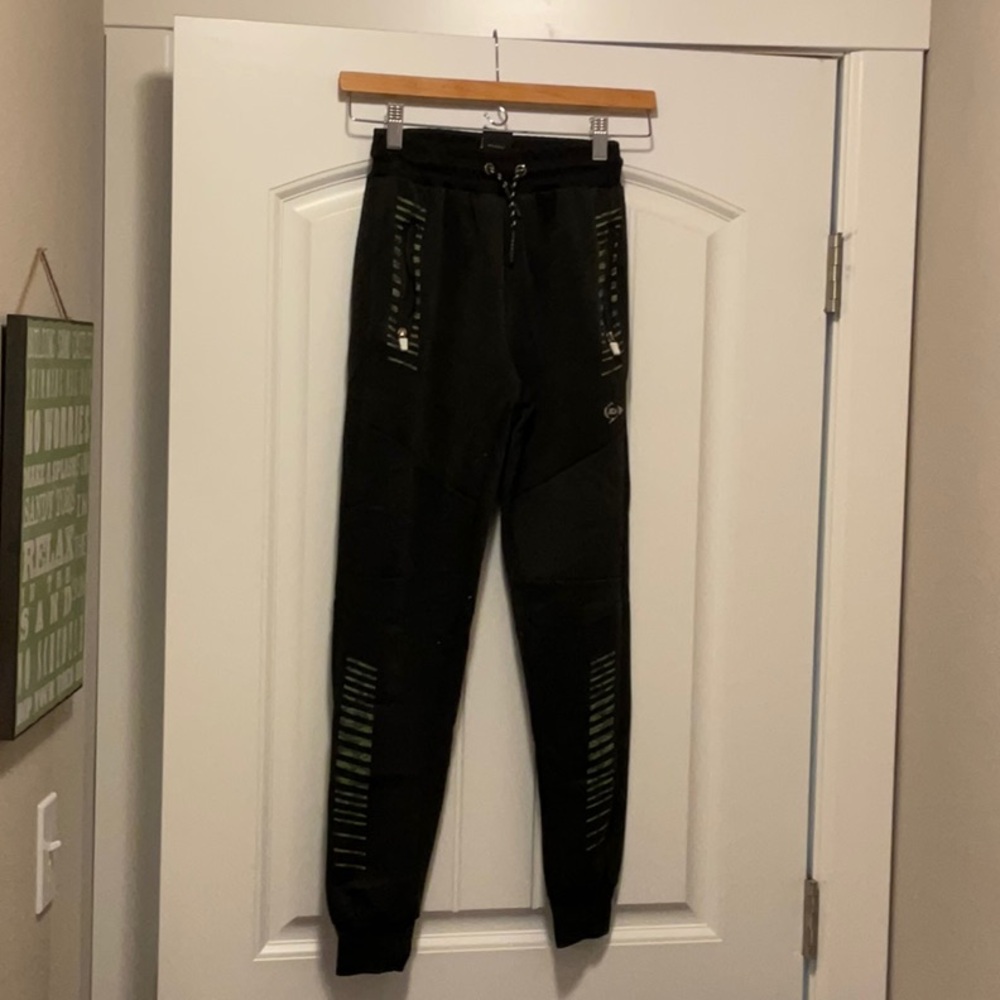 Boys Dunlop athletic pants. Size S (8).